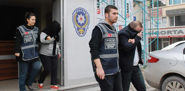 Çalıştığı Bankayı 2 Milyon Tl Dolandırdı