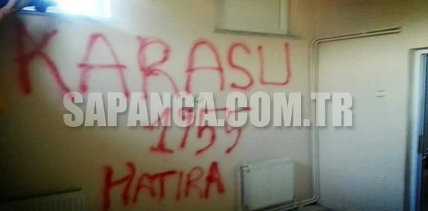 Karasusporlu Futbolcular Soyunma Odasına Bu Mesajı Bıraktı