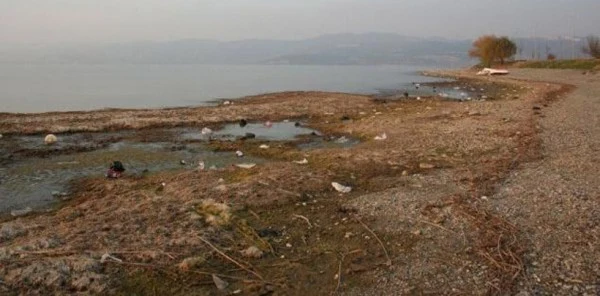 Sapanca Gölü'nün Neredeyse Dibi Görünecek, Hala Su Çekiliyor