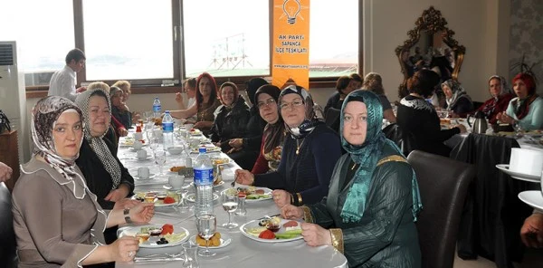 Sapancalı Ak Kadınlar Kadınlar Gününde Biraraya Geldi