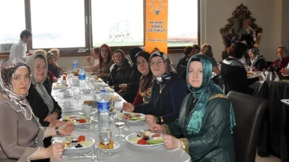 Sapancalı Ak Kadınlar Kadınlar Gününde Biraraya Geldi