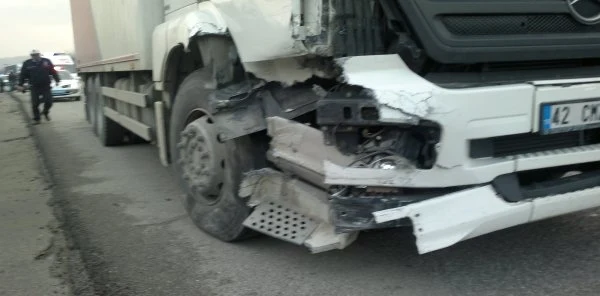 Tem Otoyolu Sapanca'da Trafik Kazası:2 Yaralı
