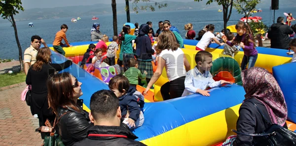 Sapanca Belediyesi Çocuk Şenliğinin İkincisi Gerçekleşti