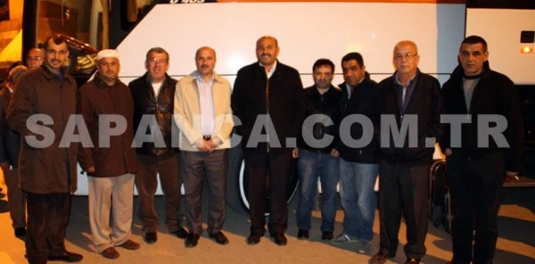 Sapanca Umre Yolcularını Dualar ile Uğurladı