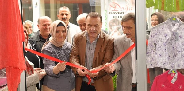 AK Parti Sapanca Kadın Kolları Engelliler Yararına Kermes Düzenledi