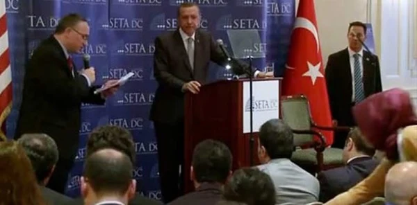 Erol Aslan Cebeci, Amerika'da Başbakan'ın Basın Toplantısını Yönetti