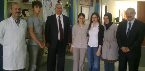 Liselerarası Bilgi Yarışmasında Sapanca Anadolu Lisesi Finale Kaldı