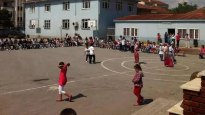 Alaçam Ortaokulu Geleneksel Yıl Sonu Şenliği Gerçekleşti