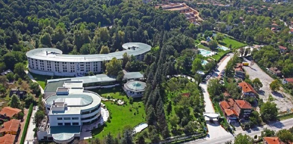 Yemyeşil Doğa ve Havuz Keyfi Güral Sapanca'da