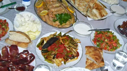 Diyetisyen Ali Dereli: 'İftarda Hızlı Yemekten Kaçının'
