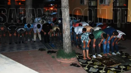 İlk Teravih Namazı için Sapanca'da Camiler Doldu Taştı