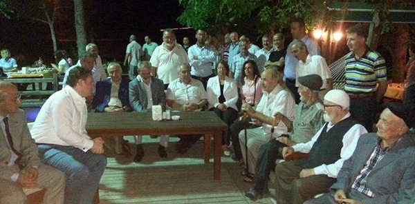 Sakaryalı Ülkücüler, İstanbuldere Alabalık Tesislerinde İftarda Buluştu