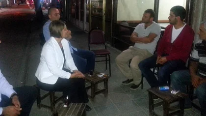 Oya Arapoğlu Kahvehaneleri Ziyaret Etti