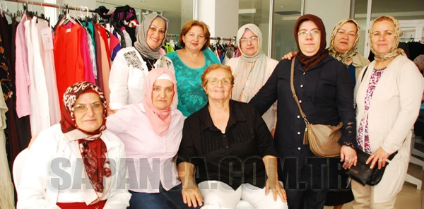 AK Parti Sapanca Kadın Kolları Engelliler Yararına Kermes Düzenledi