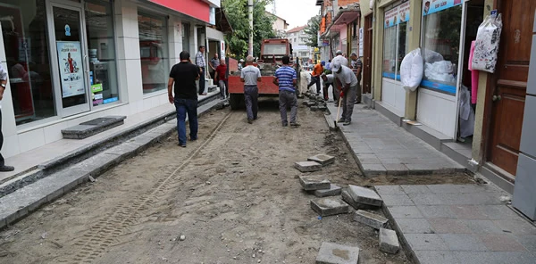 Sapanca'da Kent Meydanı Hazırlıkları Başladı