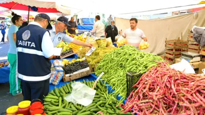 Sapanca Zabıtası Pazar Denetimi Yaptı