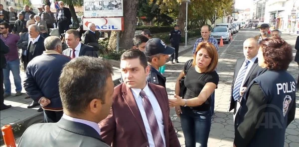 Ambulans Törene Takıldı Vatandaş Tepki Gösterdi