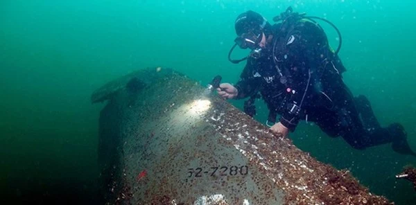 Sapanca Gölü'nde Keşif Uçağı Enkazı Bulundu