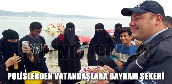 Sapanca Polisinden Vatandaşlara Bayram Şekeri