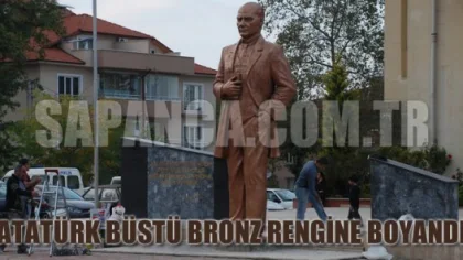 Atatürk Büstü Bronz Rengine Boyandı