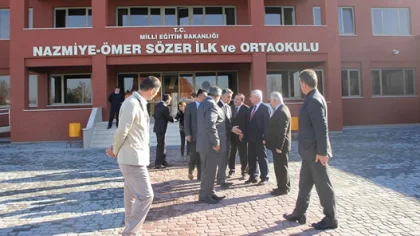 Kaymakam Azcan, Nazmiye - Ömer Sözer İlk ve Ortaokulu'nda