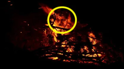 Kampta Çekilen Bu Fotoğraf Merak Uyandırdı