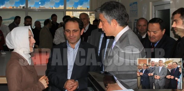 Siyasiler Açılışta Bir Araya Geldi