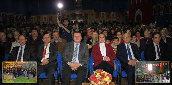 Aday Tanıtım Toplantısında İzdiham Yaşandı