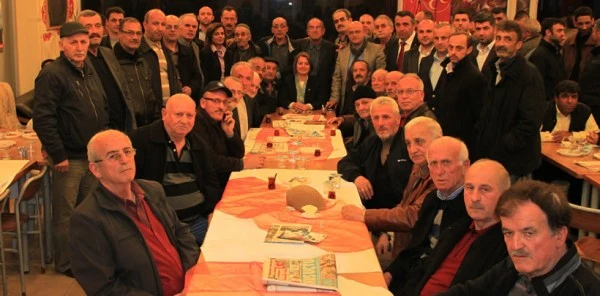 Demokrat Partililer "Oya Arapoğlu" Dedi