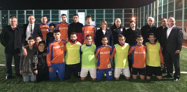 Oya Arapoğlu, Sapanca Akademispor İdmanını Ziyaret Etti