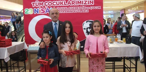 23 Nisan'ı En İYİ Anlatanlar Ödüllerini Aldı