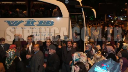 Sapanca İlçesinden Umreye Giden 20 Kişilik Kafile Dualarla Uğurlandı