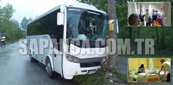Tur Otobüsü Sapanca'da Elektrik Direğine Çarptı: 14 Yaralı