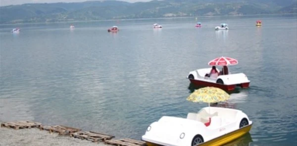 Arapların Sapanca Sefasına Deniz Bisikleti Yetişmiyor