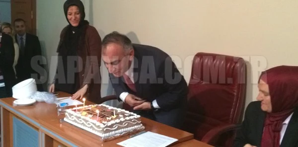 Aydın Yılmazer'e Meclis Toplantısında Doğum Günü Sürprizi