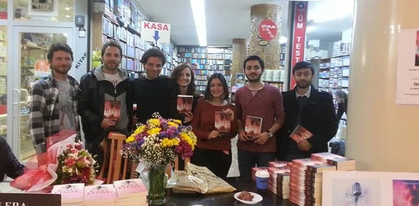 Yazar Yıldız, İmza Gününde Kitapseverlerle Buluştu