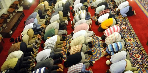 15 Ayrı Camide Hatimle Teravih Namazı Kılınacak