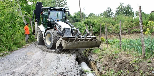 Yağış Sonrası Yollar Onarılıyor