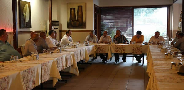 Başkan Yılmazer Muhtarlarla İftar'da Bir Araya Geldi