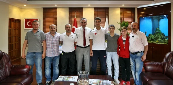 Güreşçilerden Başkan Yılmazer'e Ziyaret