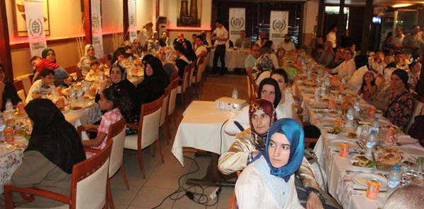 İhh İftar'da Ailelerle Buluştu