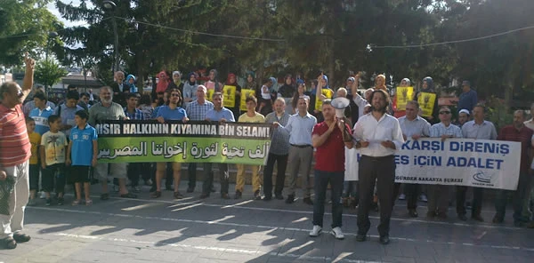 Özgür-Der Mısır Darbesini Protesto Etti