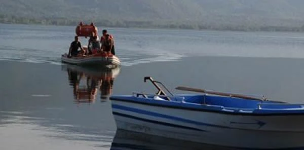 Serinlemek için Suya Girdiler