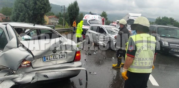 Sapanca'da Trafik Kazası: 5 Yaralı