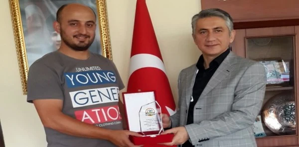 Soofder ‘Den Teşekkür Plaketi