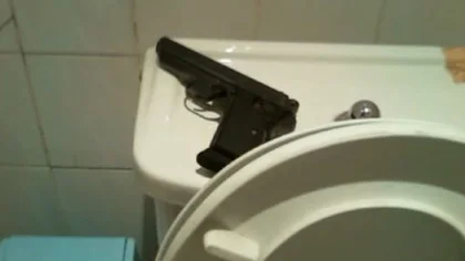 Silahını Tuvalette Unuttu, Uyuşturucu Madde Yakalandı, İşte Asayiş Raporu
