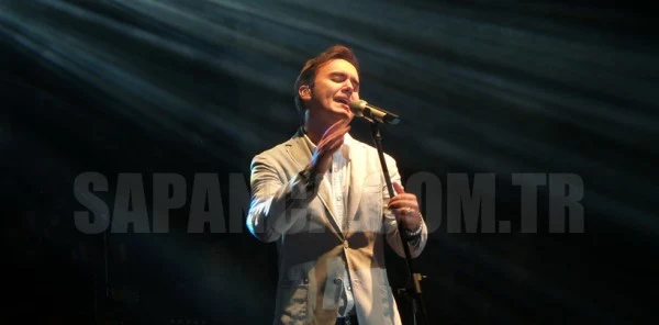 Mustafa Ceceli Sapanca'da Sevenleriyle Buluştu