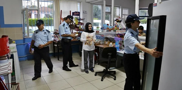 Sapanca Belediyesi Zabıta Ekipleri Okul Kantinlerini Denetledi