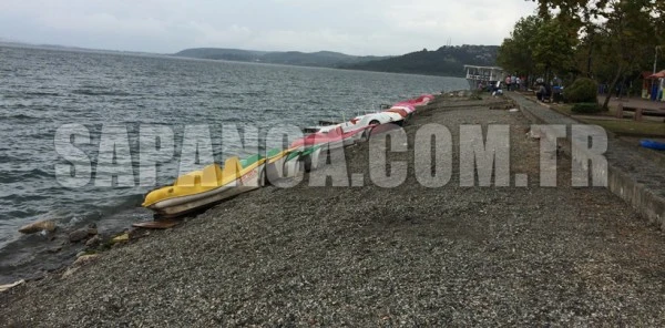 Sapanca Gölü Sahilinde Bulunan Deniz Bisikletleri Kaldırılıyor