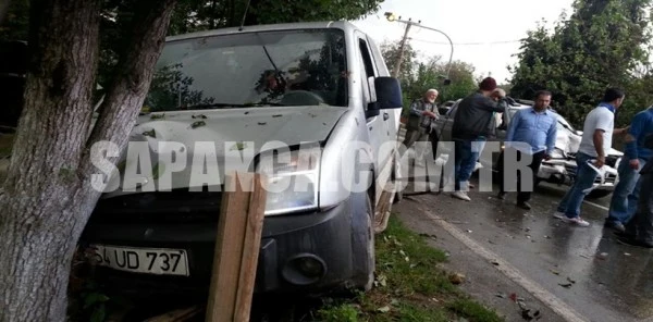 Sapanca Kurtköy'de Trafik Kazası: 2 Yaralı